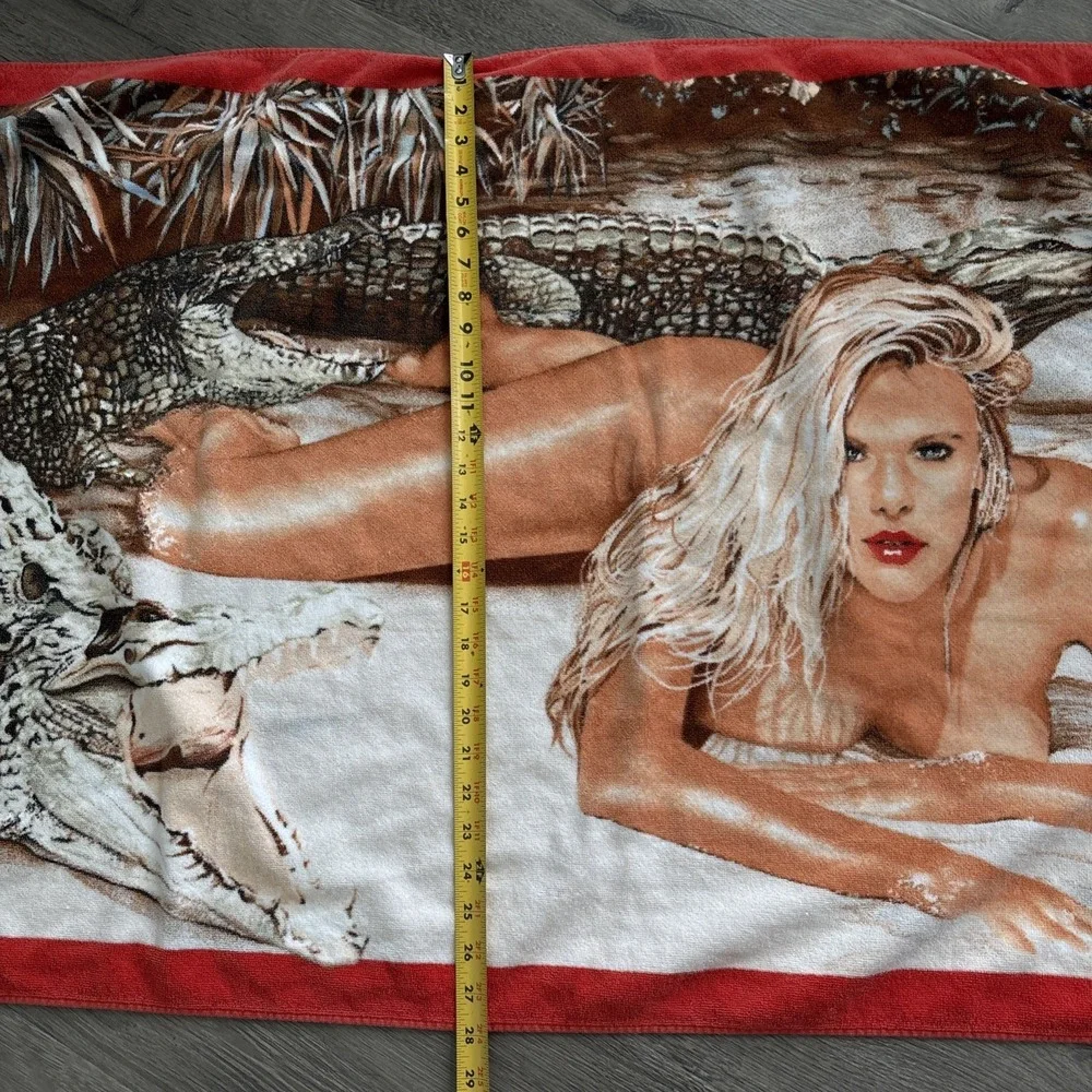 Vintage Maiden Sunshine Corp 100% Cotton Beach Towel Hot Blonde Girl Alligator